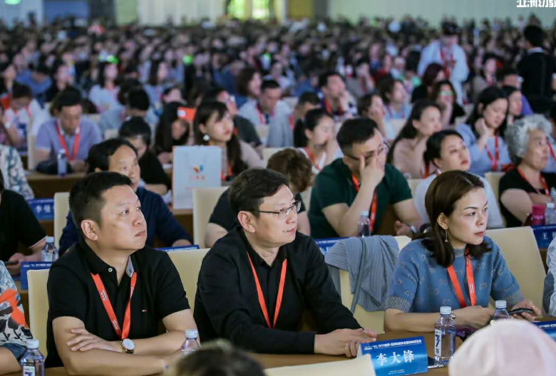 E:\雜項\稿費\2019\4月份修改后的\壯闊東方潮，品質(zhì)新幼教\圖片1.png