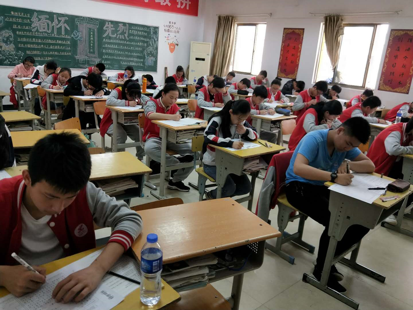 E:\雜項\稿費\2019\聚仁堂稿件4月\南昌現(xiàn)代外國語學(xué)校已修改的文章(1)\南昌現(xiàn)代外國語學(xué)校已修改的文章\一朝耕耘  一朝收獲\期中\(zhòng)微信圖片_2019042520395412.jpg