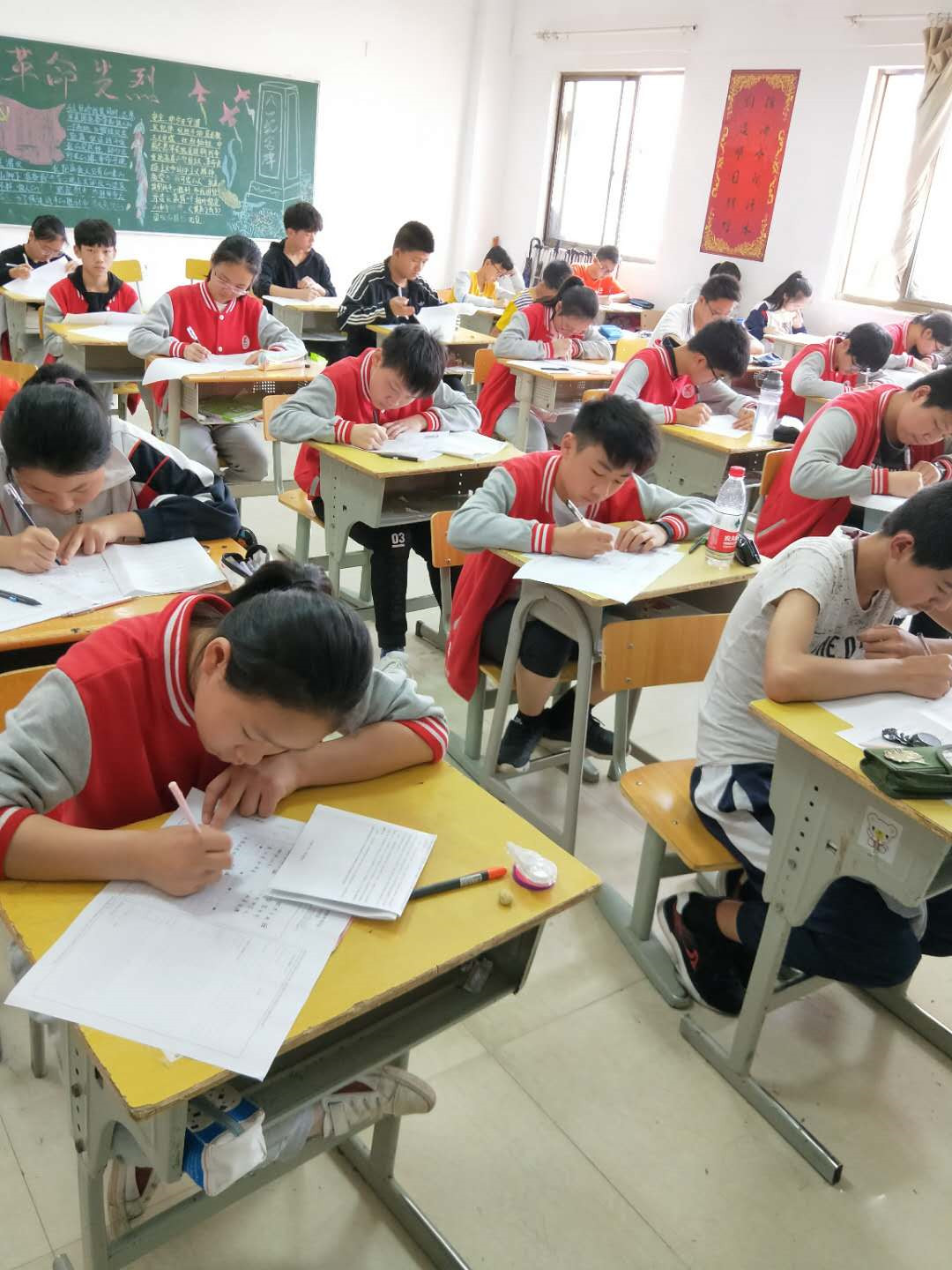 E:\雜項\稿費\2019\聚仁堂稿件4月\南昌現(xiàn)代外國語學(xué)校已修改的文章(1)\南昌現(xiàn)代外國語學(xué)校已修改的文章\一朝耕耘  一朝收獲\期中\(zhòng)微信圖片_2019042520395411.jpg