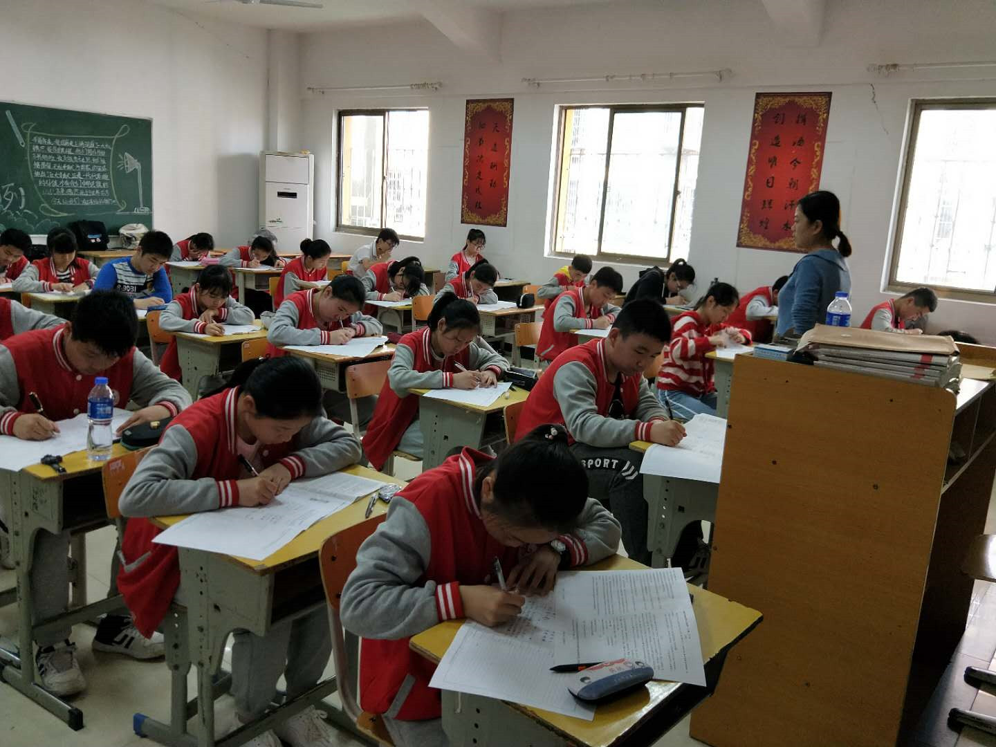 E:\雜項\稿費\2019\聚仁堂稿件4月\南昌現(xiàn)代外國語學(xué)校已修改的文章(1)\南昌現(xiàn)代外國語學(xué)校已修改的文章\一朝耕耘  一朝收獲\期中\(zhòng)微信圖片_2019042520395417.jpg
